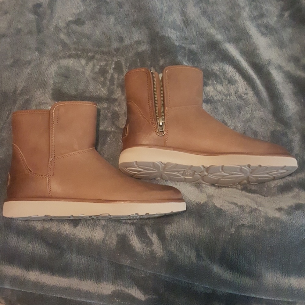NWOB Ugg Ankle Boot